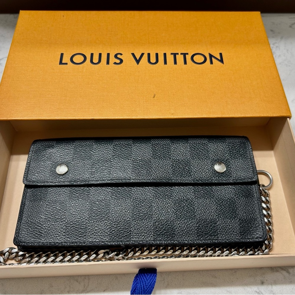 Authentic Rare Louis Vuitton Damier Graphite Accordion Wallet with Chain